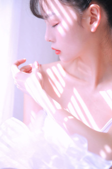 女教师出差丈夫